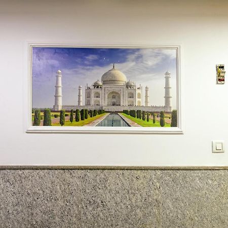 The Bellwood Suites Near Igi Airport New Delhi Exteriör bild