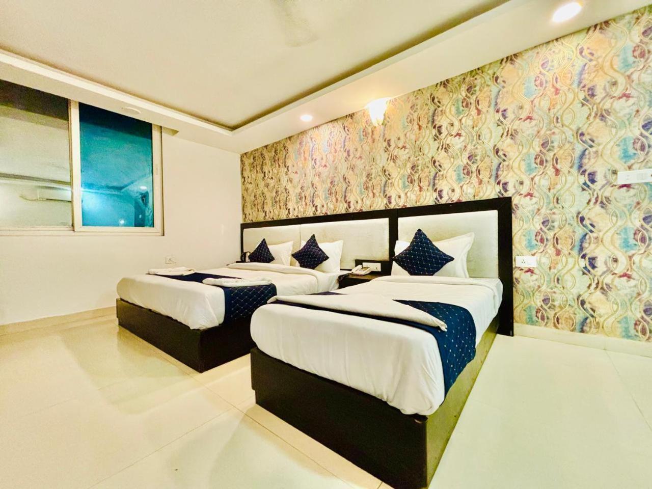 The Bellwood Suites Near Igi Airport New Delhi Exteriör bild